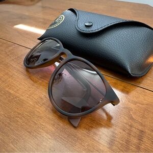 Ray-Ban Black Sunglasses with Case